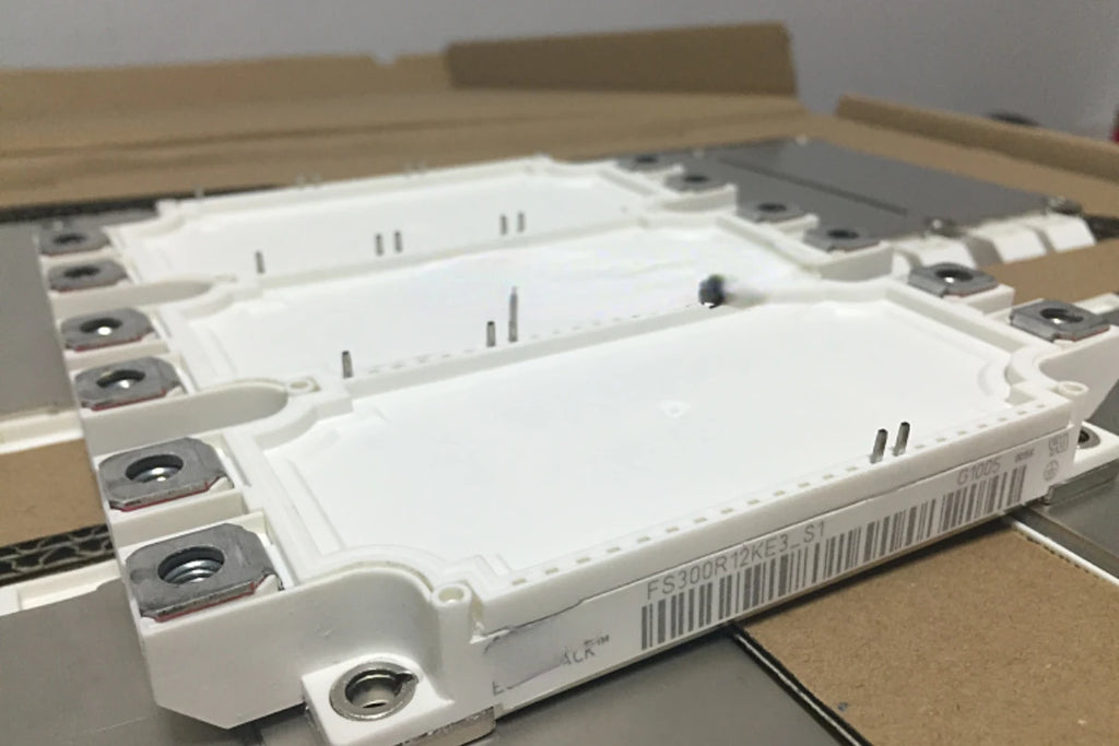 Original Quality FS450R12KE3-S1 FS300R12KE3 FS450R12KE3-S1 Org New IGBT FS300R12KE3-S1