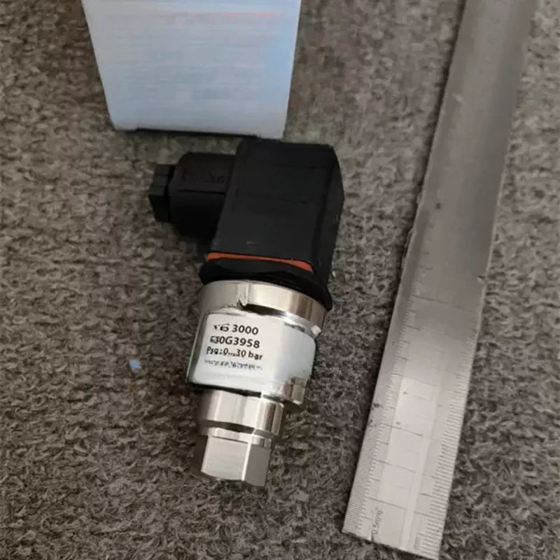 Air Conditioning Pressure Sensor AKS3000 060G3958 Pressure Transmitter Sensor Switch