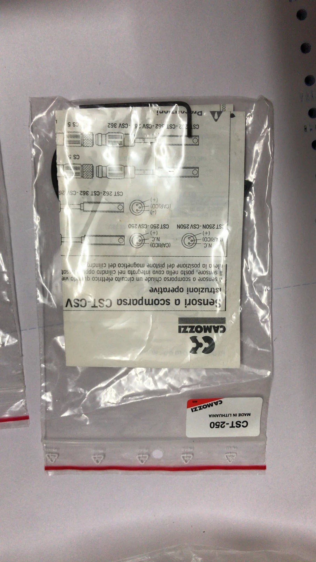 New Magnetic Switch CST-220 CSV-220 CSV-232 Original Switch Quality Is Good